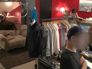 Kockázatos nyilvános x névleges videó -ban japán ruhás bolt -val tsubasa hachino