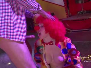 Im zirkus conny fickt håla clownen, fria högupplöst smutsiga film 52