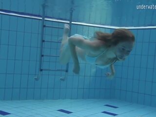 صغير الثدي صغيرتي في سن المراهقة كلارا تحت الماء, الاباحية 0c | xhamster