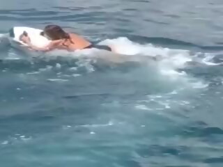 Elizabeth hurley - toples bikini costum de baie 2017-18: sex clamă 1a | xhamster