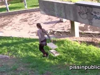Desperate girls must pee in publik park but get kejiret on camera