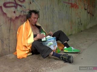 Obdachlos mourir geile trentenaire gebumst und natursekt: hd x évalué film c3