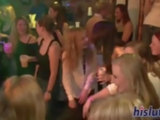 Foxy sluts niềm vui gà trống tại các câu lạc bộ đêm
