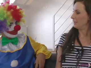 Marriageable anglais femme fatale suçage clowns piquer