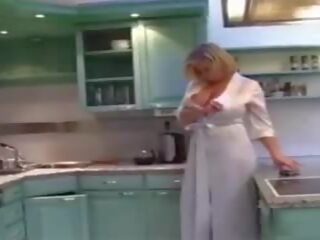Mój macocha w the kuchnia wcześnie poranek hotmoza: seks film 11 | xhamster