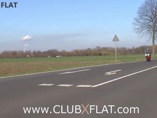 Clubxflat- biciclist diva towed 10 min după breakdown: gratis x evaluat film ba