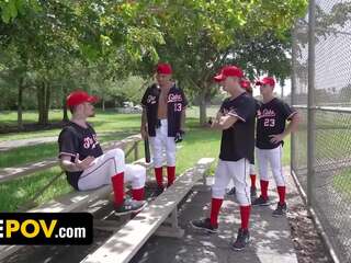 Sensual mylf callie brooks mosto launch um less-than-spectacular beisebol equipe para stardom