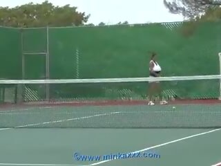 Minka - напълно гол тенис 2010, безплатно възрастен клипс 82