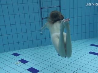 Nhỏ ngực nhỏ thiếu niên clara dưới nước, khiêu dâm 0c | xhamster