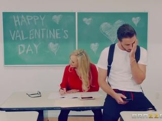 Brazzers - csintalan tanár brandi szeretet baszik neki tanuló