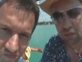 Jacht buli trágár videó orgia