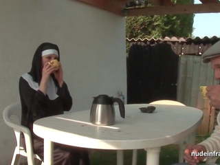 شاب فرنسي راهبة sodomized في مجموعة من ثلاثة أشخاص مع بابي بصاصة